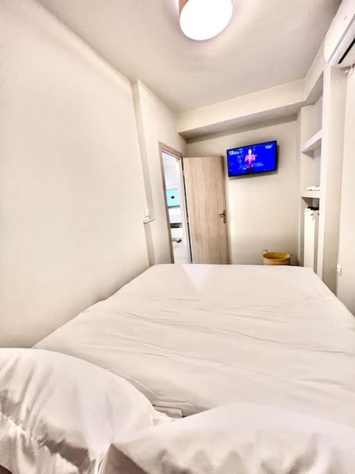 Lovely 1-Bedroom 2 Minutes From Beach 아테네 외부 사진